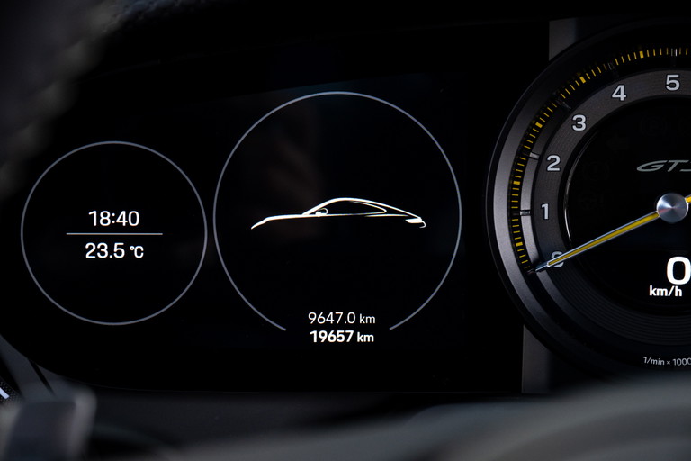 Porsche 992 GT3 Touring