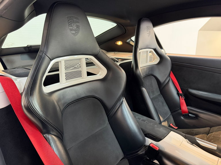 Porsche 987 Cayman R
