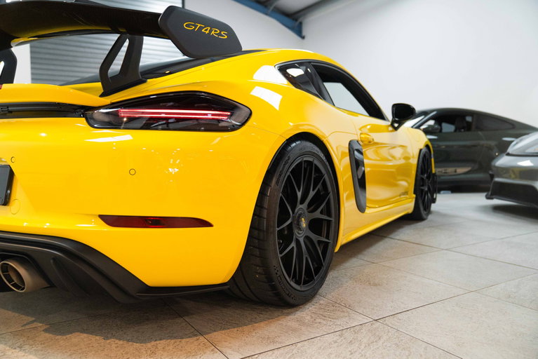 Porsche 718 Cayman GT4 RS