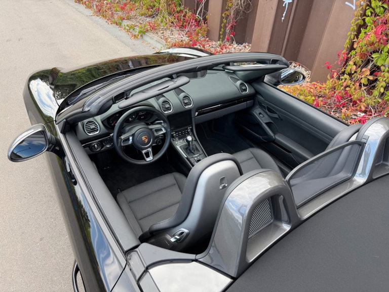 Porsche 718 Boxster T