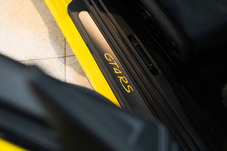 Porsche 718 Cayman GT4 RS