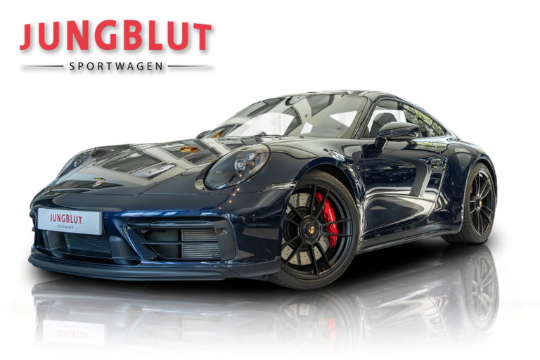 Porsche 992 Carrera 4 GTS