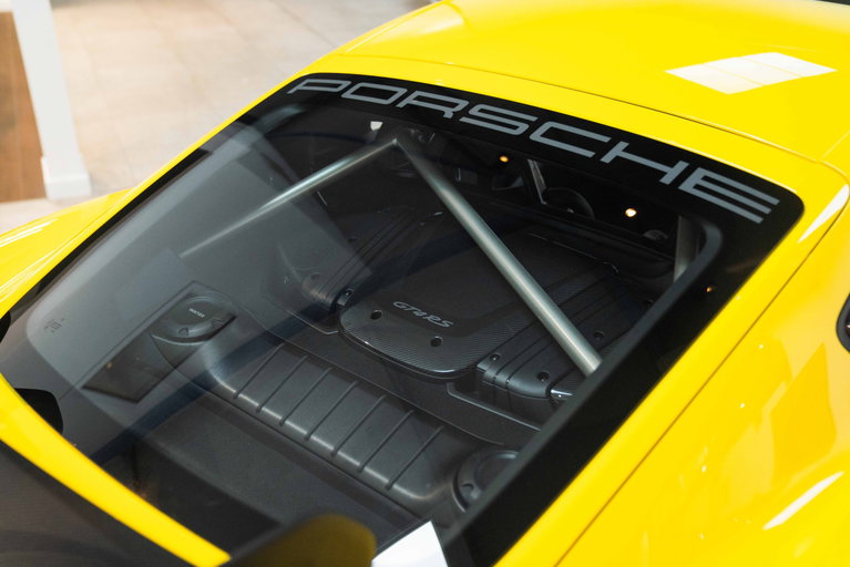 Porsche 718 Cayman GT4 RS