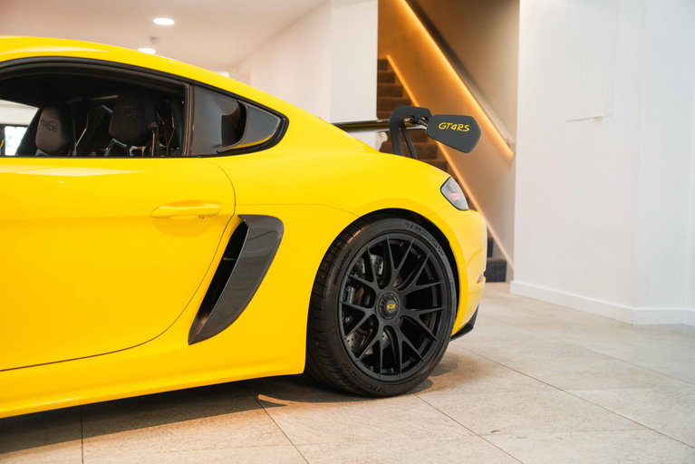 Porsche 718 Cayman GT4 RS