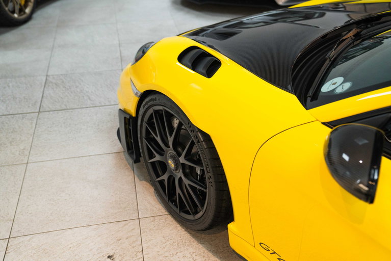 Porsche 718 Cayman GT4 RS