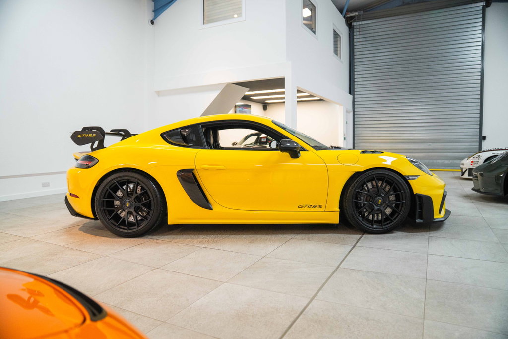 Porsche 718 Cayman GT4 RS