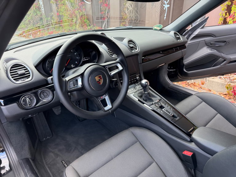 Porsche 718 Boxster T