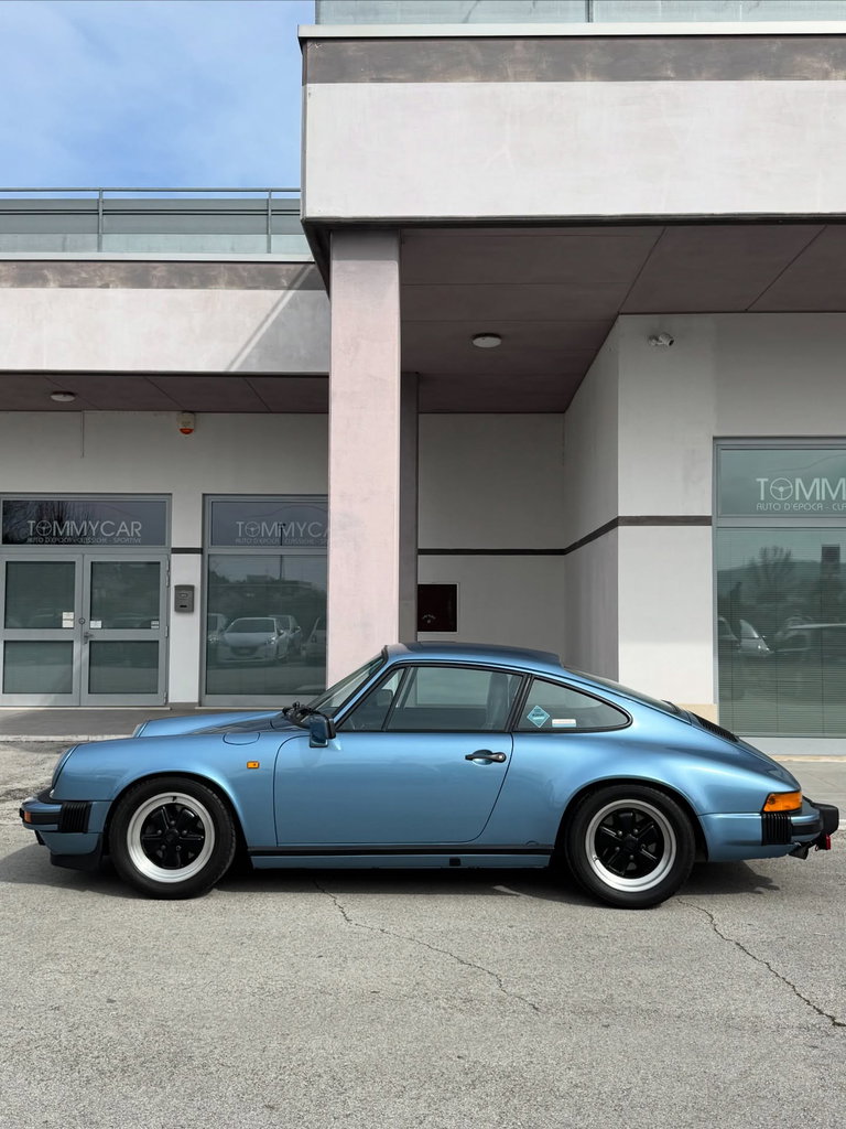 Porsche 964 Carrera 4