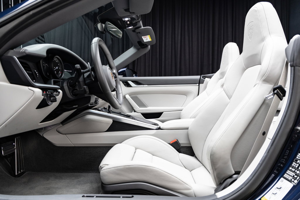 Porsche 992 Carrera 4S