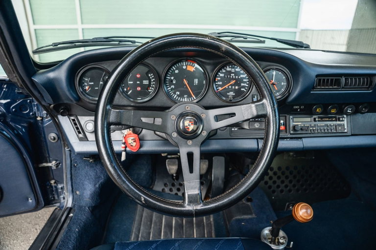 Porsche 911 Carrera 3.2