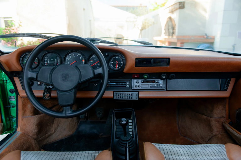 Porsche 911 Carrera 3.0