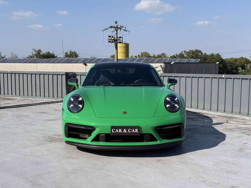 Porsche 992 Carrera 4 GTS