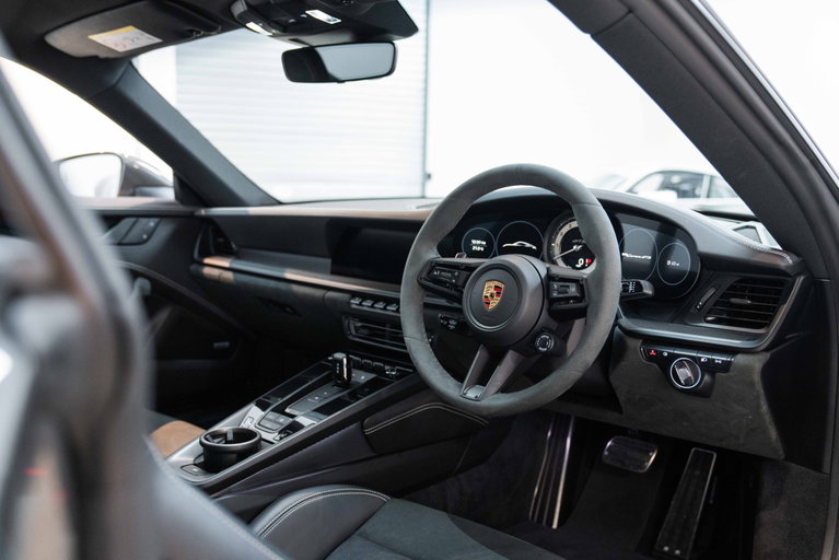 Porsche 992 Carrera GTS