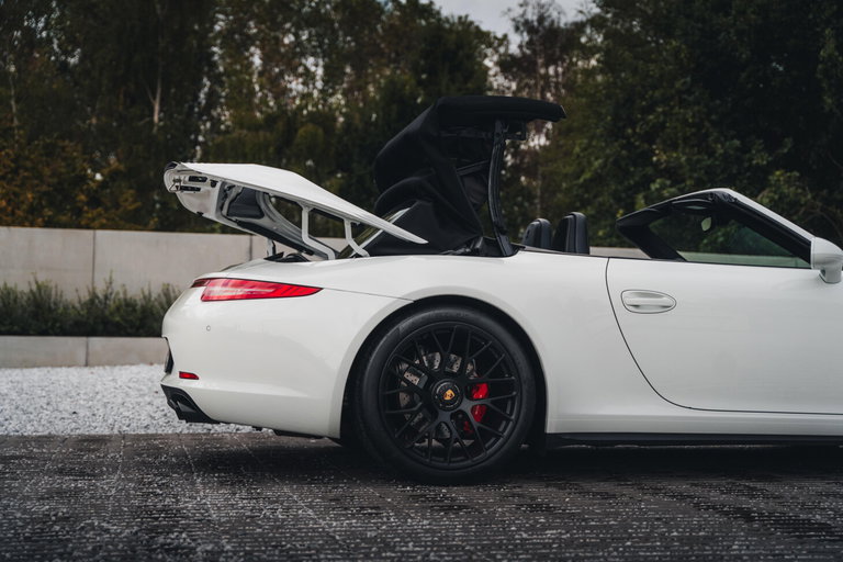 Porsche 991 Carrera 4 GTS