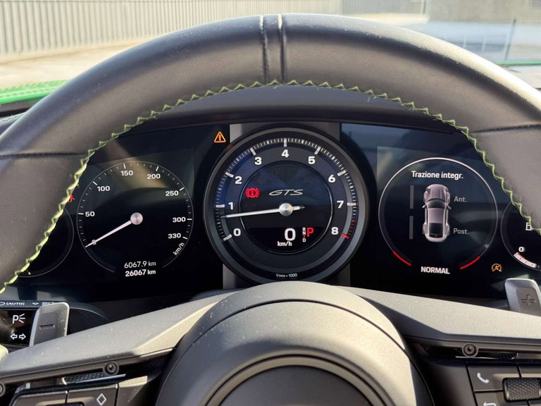 Porsche 992 Carrera 4 GTS