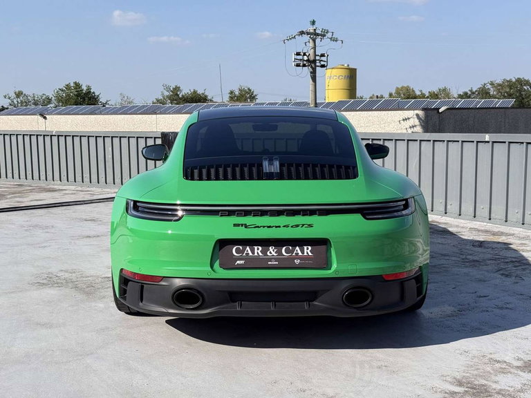 Porsche 992 Carrera 4 GTS