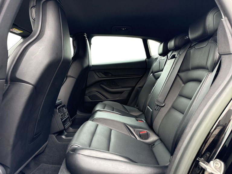 Porsche Taycan 4 Cross Turismo