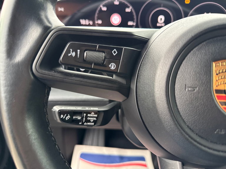 Porsche Taycan 4 Cross Turismo