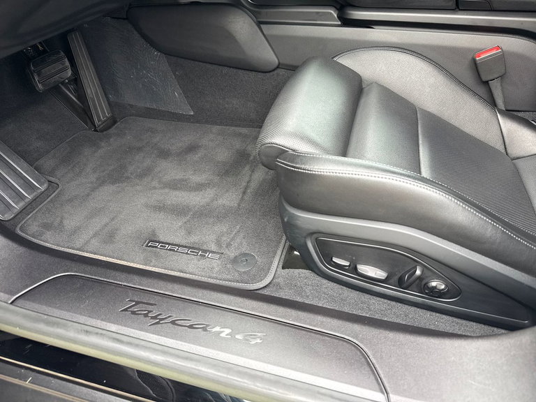 Porsche Taycan 4 Cross Turismo