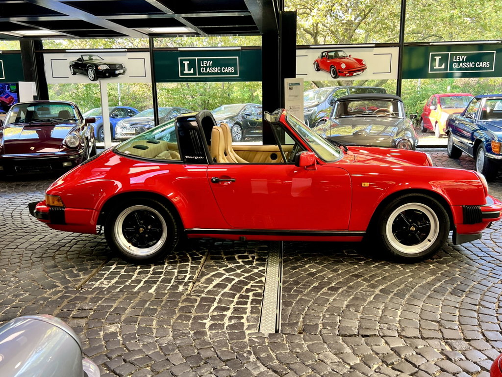 Porsche 911 Carrera 3.2
