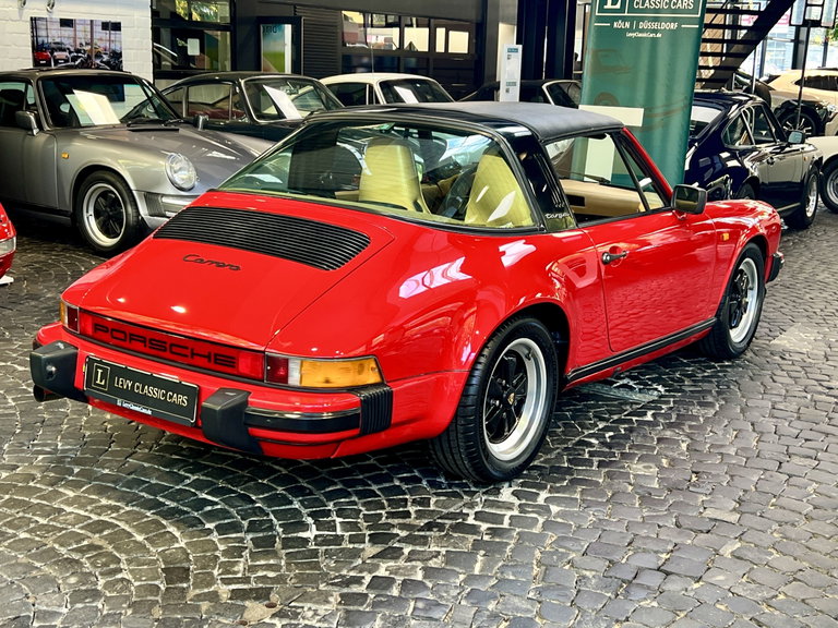 Porsche 911 Carrera 3.2