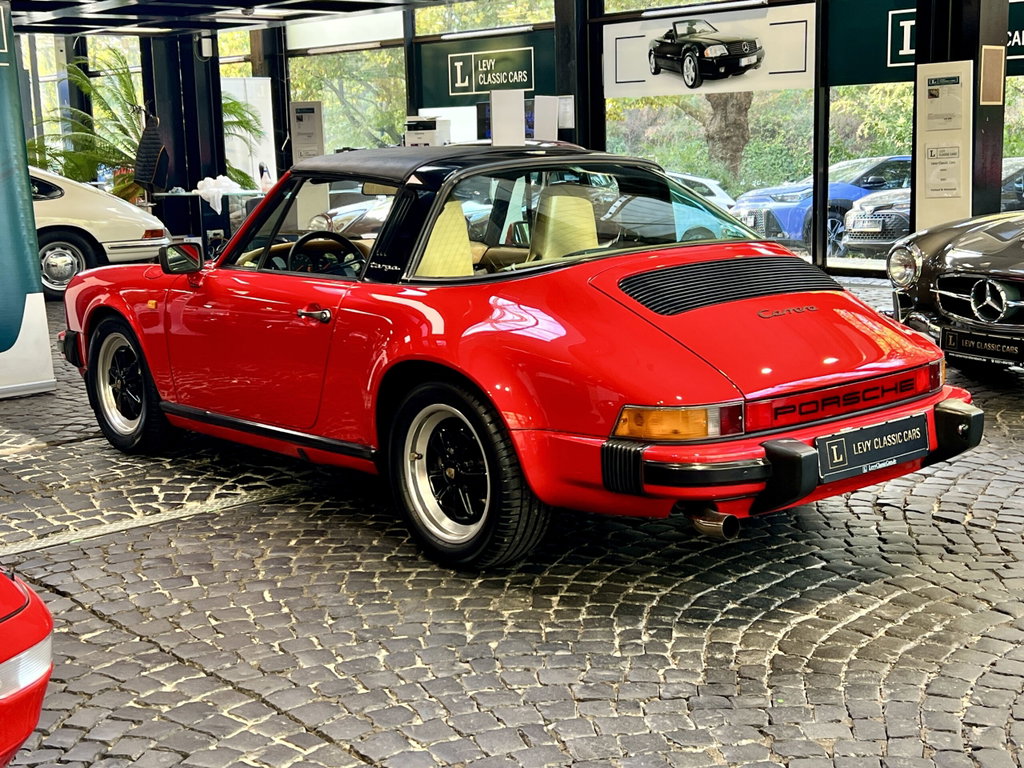 Porsche 911 Carrera 3.2