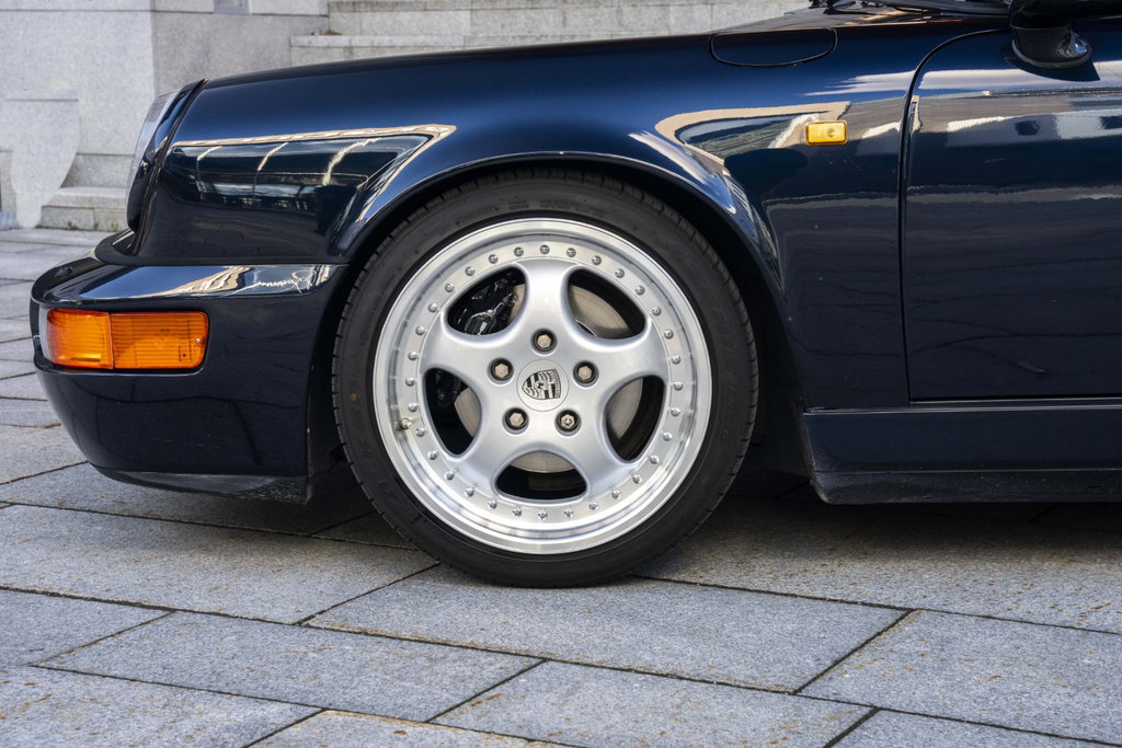Porsche 964 Carrera 4