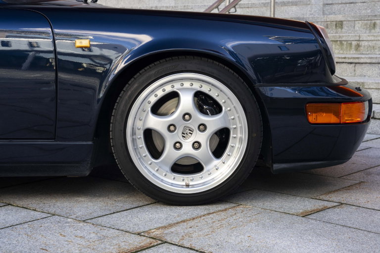 Porsche 964 Carrera 4