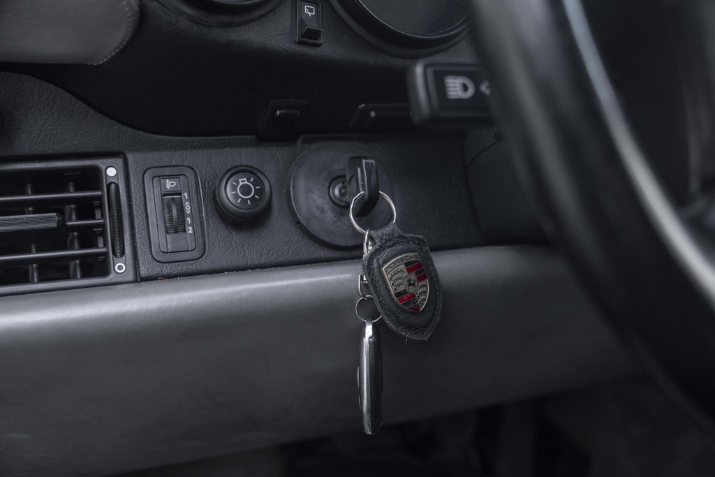 Porsche 964 Carrera 4