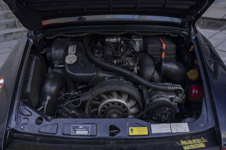Porsche 964 Carrera 4