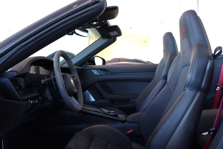 Porsche 992.2 Carrera 4 GTS