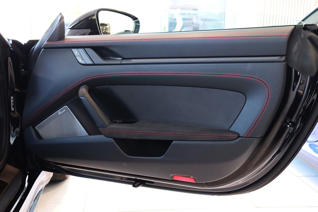 Porsche 992.2 Carrera 4 GTS