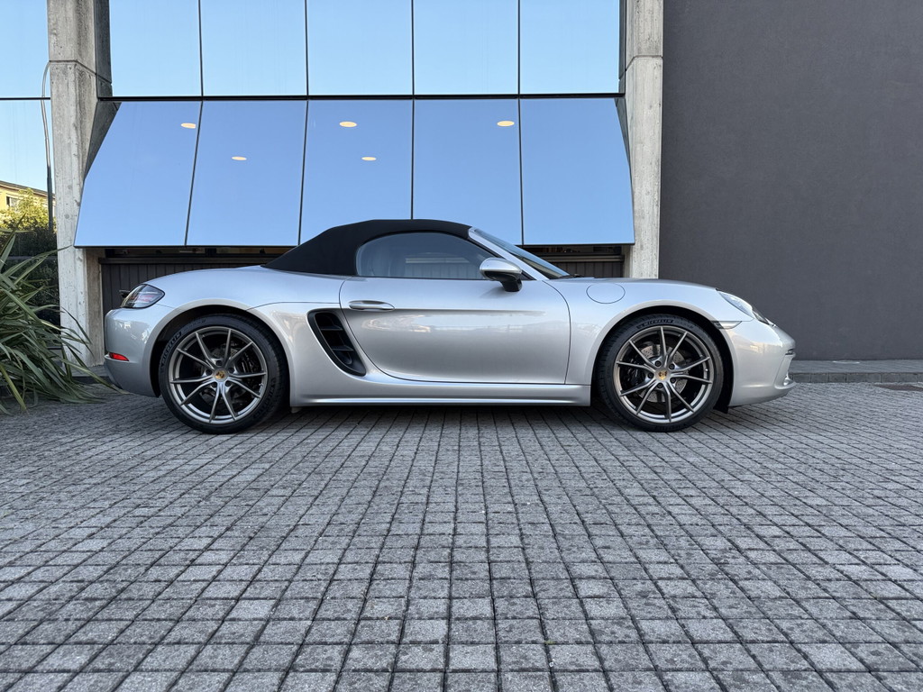 Porsche 718 Boxster