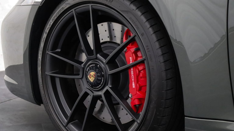 Porsche 992 Carrera GTS