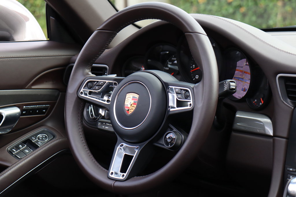 Porsche 991.2 Carrera GTS