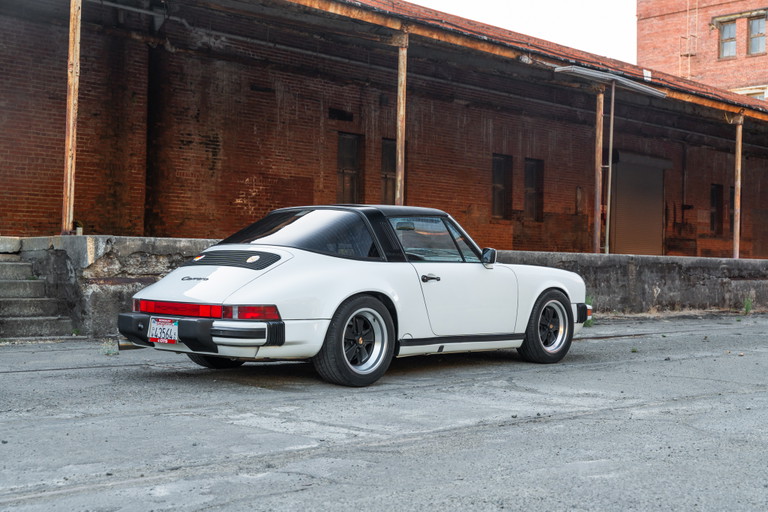 Porsche 911 Carrera 3.2