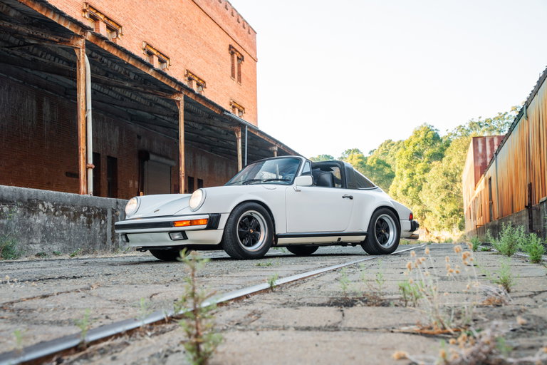 Porsche 911 Carrera 3.2