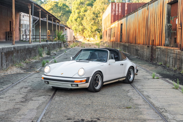 Porsche 911 Carrera 3.2