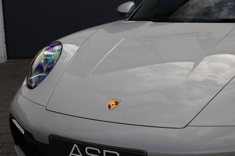 Porsche 992 Carrera 4