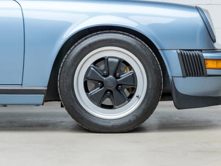 Porsche 911 Carrera 3.2