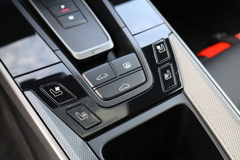 Porsche 992 Carrera 4
