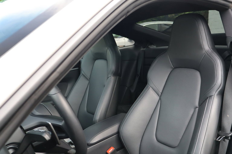 Porsche 992 Carrera 4