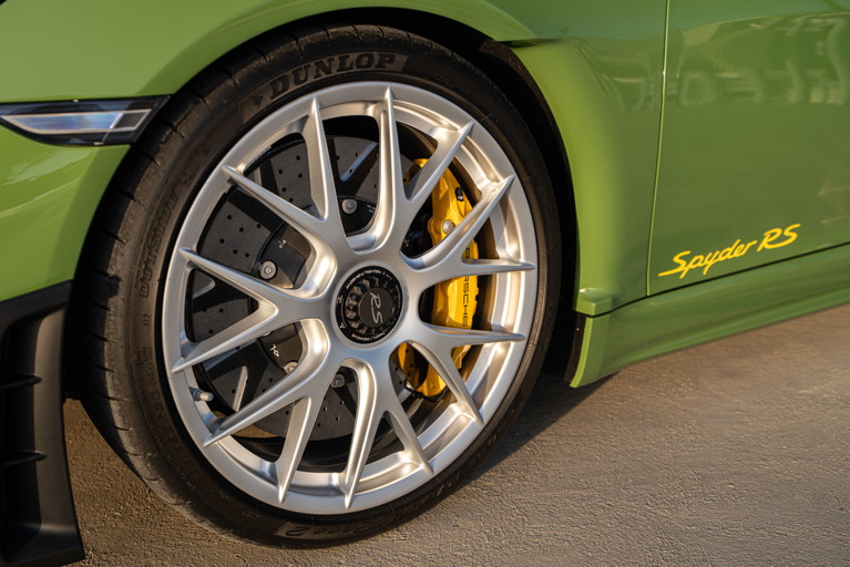 Porsche 718 Spyder RS