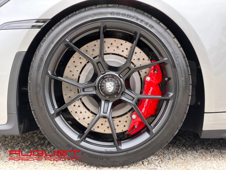 Porsche 992 GT3 Touring