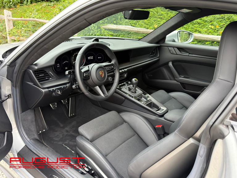 Porsche 992 GT3 Touring