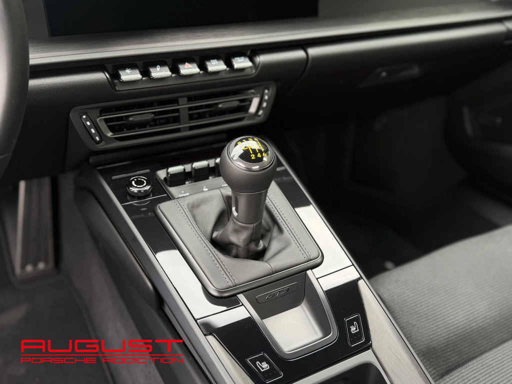 Porsche 992 GT3 Touring