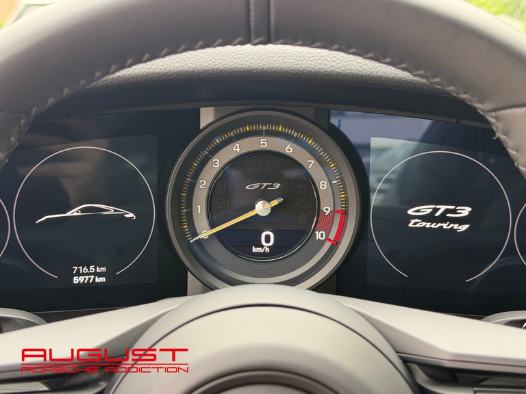 Porsche 992 GT3 Touring