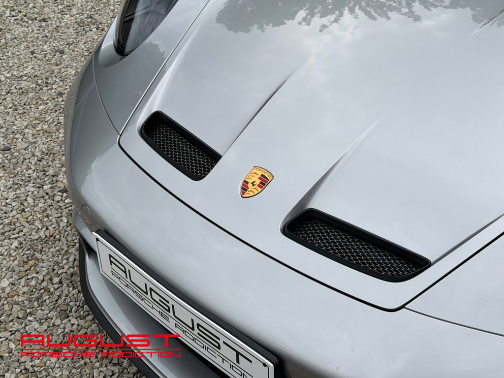 Porsche 992 GT3 Touring
