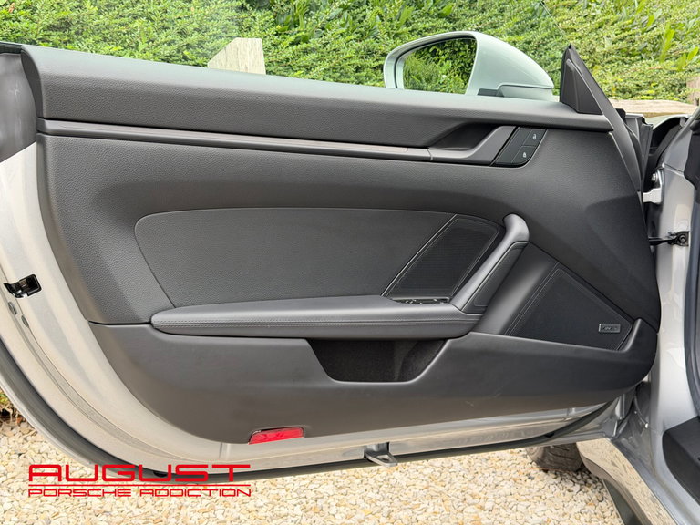 Porsche 992 GT3 Touring