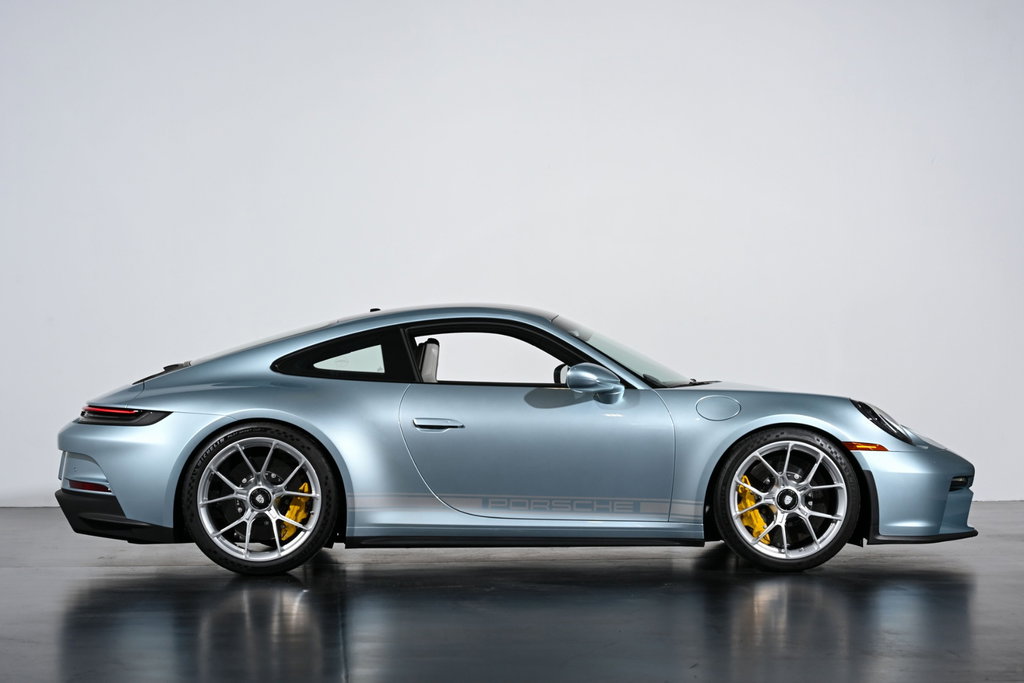 Porsche 992 GT3 Touring